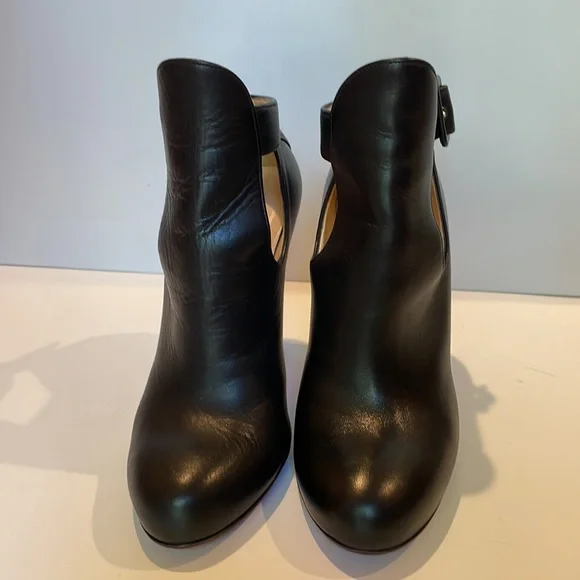 Christian Louboutin Heels Black Leather Booties EU 38.5 - Picture 5 of 8